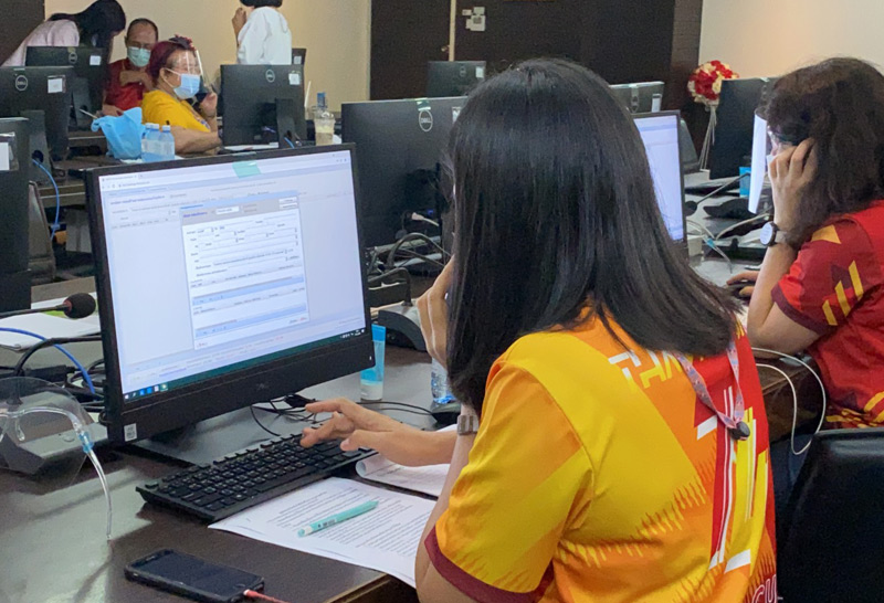 คนจองฉีดวัคซีนโควิดผ่านศูนย์ธรรมศาสตร์รังสิตแน่น