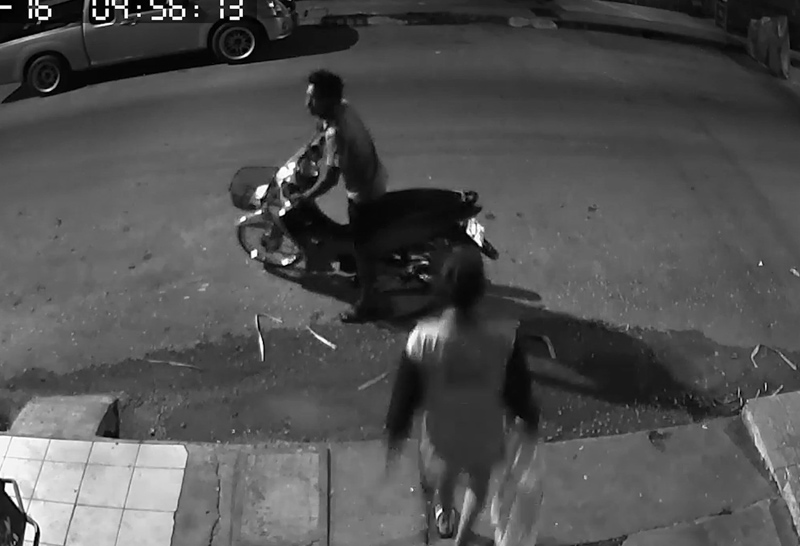 วงจรปิดจับภาพโจรสองผัวเมียขโมยกล้วย