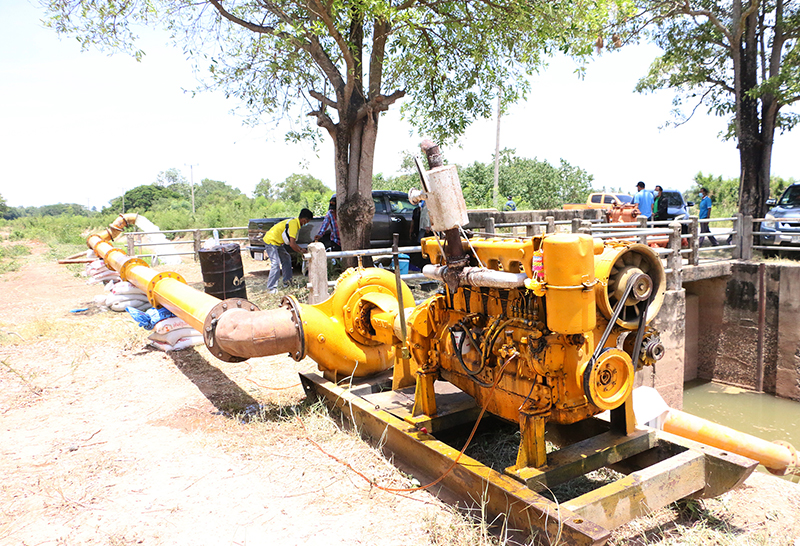 พิจิตร นาข้าว 5 ตำบล 2 หมื่นไร่ วิกฤตฝนทิ้งช่วง อบจ.เปิดทางส่งน้ำเร่งช่วย