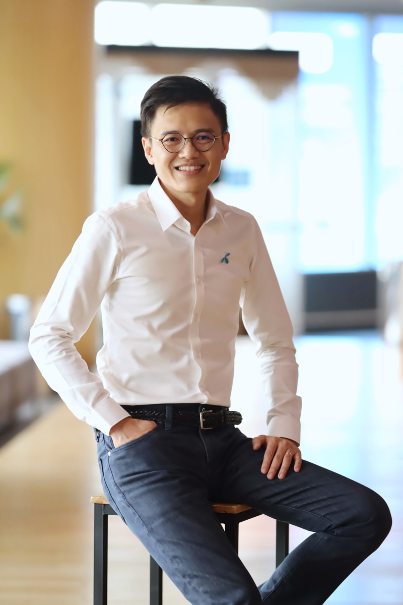 ฮาว ริเร็น รองประธานเจ้าหน้าที่บริหาร กลุ่มการตลาด บริษัท โทเทิ่ล แอ็คเซ็ส คอมมูนิเคชั่น จำกัด (มหาชน) หรือ ดีแทค