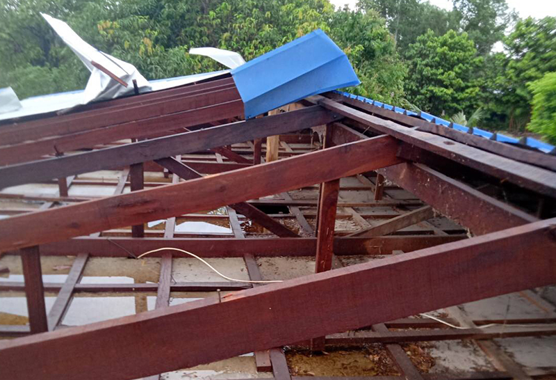 ศรีสะเกษ พายุฝนถล่ม ร.ร.บ้านหนองโอง อุปกรณ์การเรียนพังเสียหาย