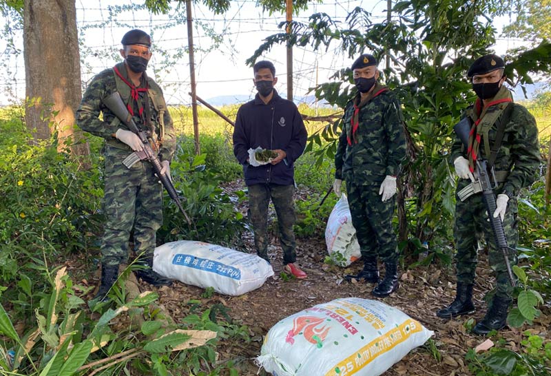 ขน ใบกระท่อม ข้ามแดน