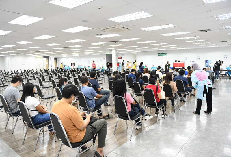 ผู้ว่าฯกทม.เชื่อสิ้นปีนี้ฉีดวัคซีนครบทุกคน