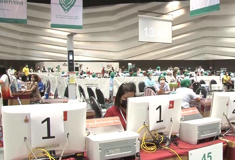 ฉีดวัคซีนโคราชคึกคักหลังได้แอสตราฯลอต2