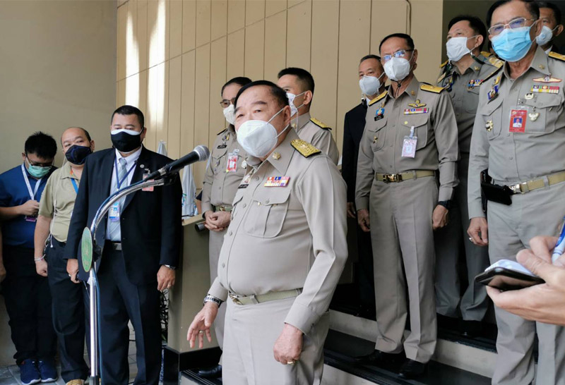 "ประวิตร"ย้ำยังไม่ปรับครม.-จับตาม็อบ24มิ.ย.