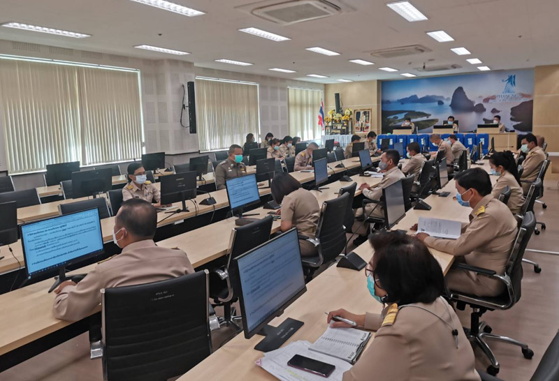 ผู้ว่าฯพังงาสั่งทุกพื้นที่คุมเข้มรับมือแรงงานกลับ