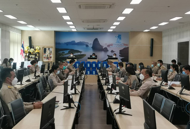 ผู้ว่าฯพังงาสั่งทุกพื้นที่คุมเข้มรับมือแรงงานกลับ