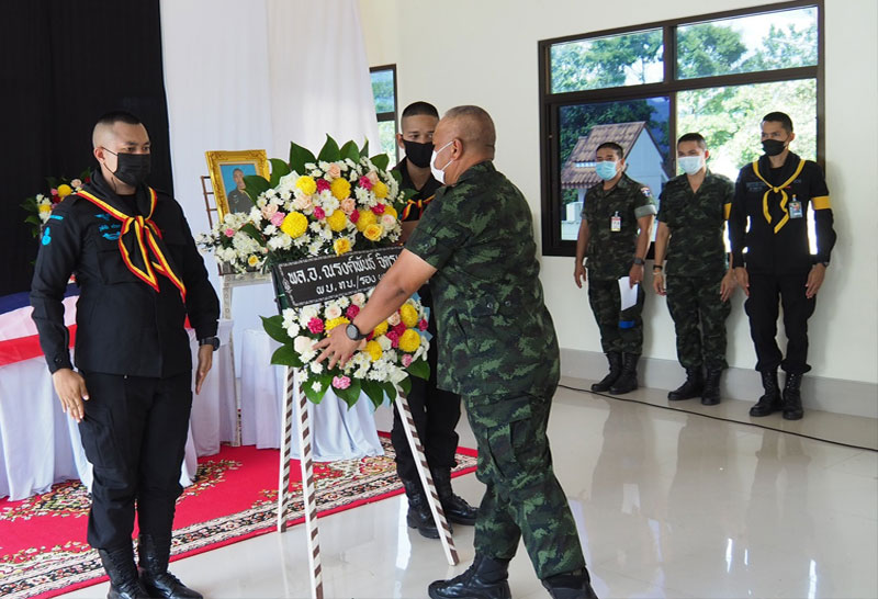 มทภ.4รดน้ำศพอส.ทพ.เหยื่อโจรใต้