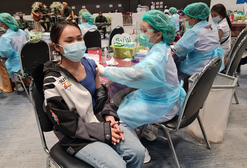 ยายวัย78ปีโคราชมั่นใจวัคซีนปลอดภัย