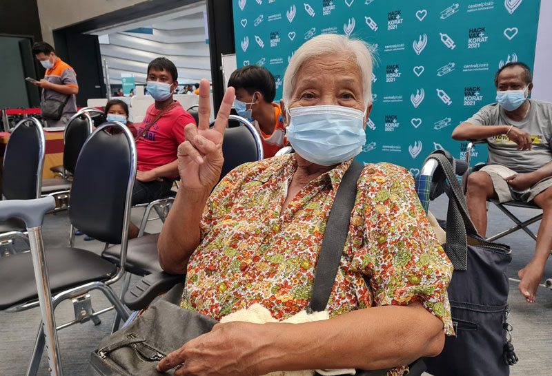 ยายวัย78ปีโคราชมั่นใจวัคซีนปลอดภัย
