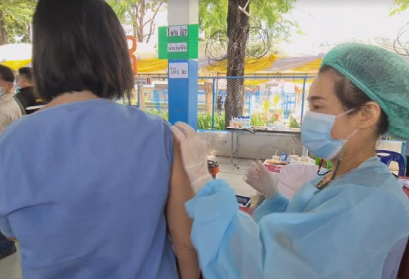 "สมศักดิ์"ลงพื้นที่ติดตามฉีดวัคซีนเรือนจำสุโขทัย