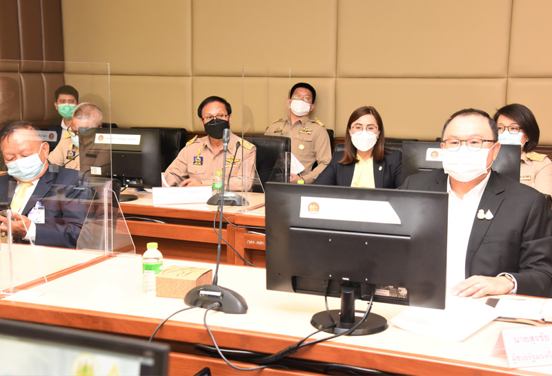 "สุชาติ"ถกผู้ว่าฯนนทบุรี-ปทุมฯแผนฉีดวัคซีนม.33