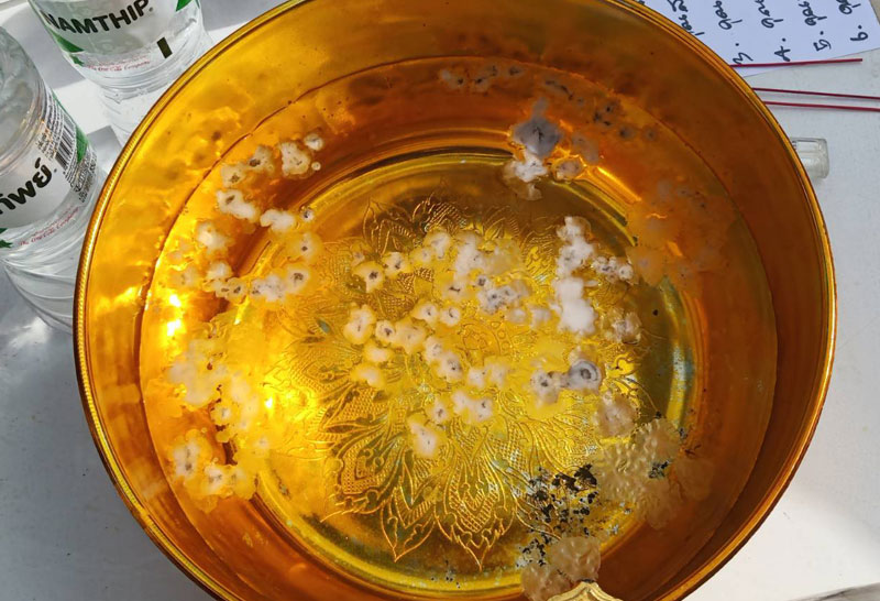 ส่องบาตรน้ำมนต์เกจิดัง-หา เลขเด็ด-2