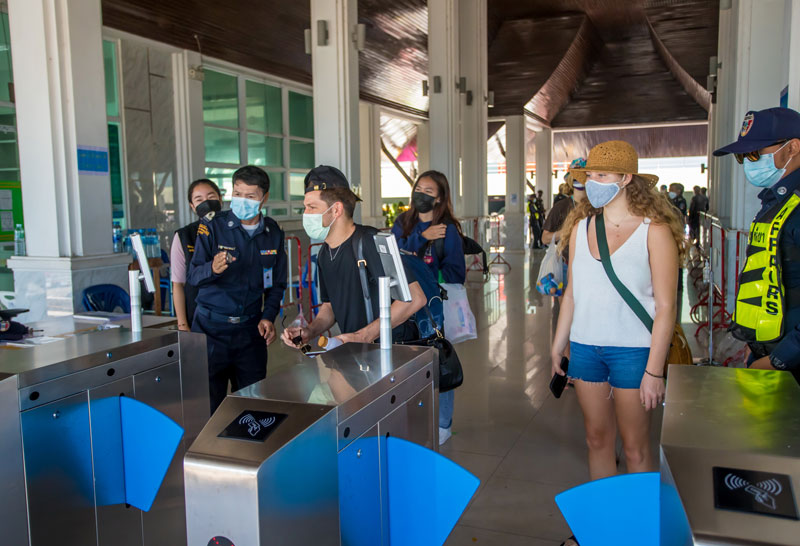 วันหยุดเกาะล้านแน่นที่พักเต็มหลังเปิดเที่ยวแล้ว