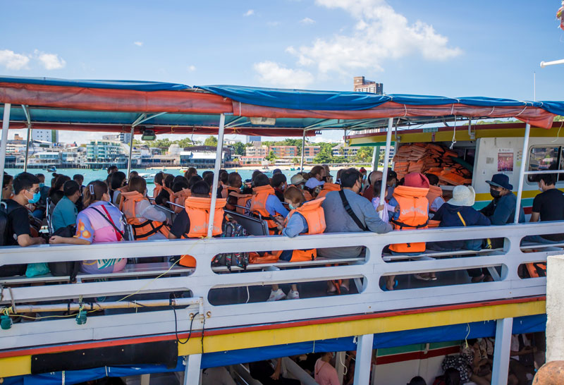 วันหยุดเกาะล้านแน่นที่พักเต็มหลังเปิดเที่ยวแล้ว