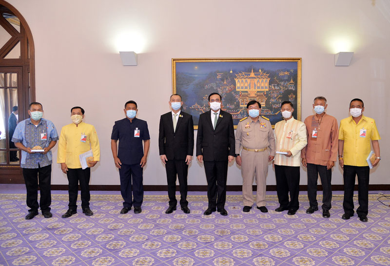 นายกฯขอบคุณชาวนาทุ่มเทพัฒนาข้าวไทย