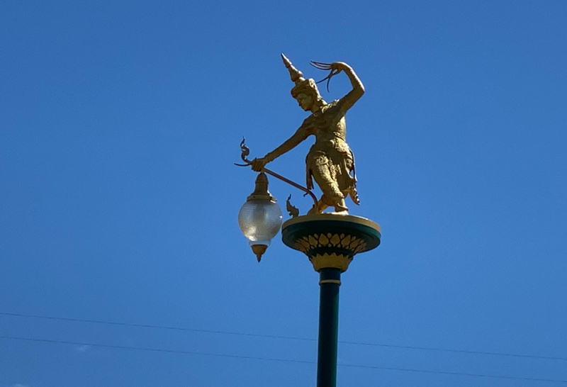 เสาไฟฟ้ามโนราห์