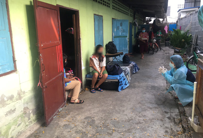 2 เด็กหญิงกำพร้าแม่  -2