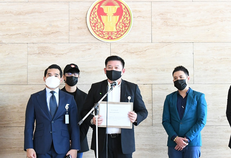 ผู้ประกอบการธุรกิจกลางคืน ยื่นหนังสือถึง"สิระ"ขอช่วยเยียวยา