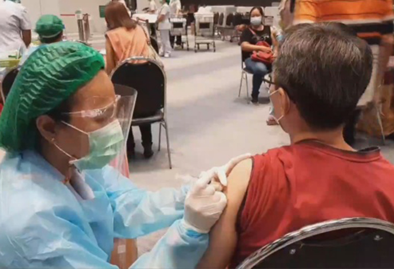 รพ.มหาราชโคราช เริ่มฉีดวัคซีนไขว้แล้ว ตามนโยบายกระทรวงสาธารณสุข