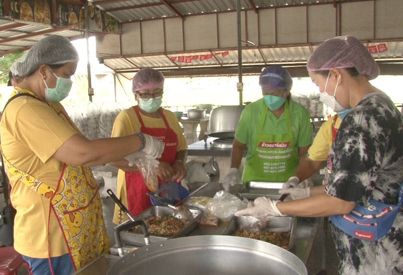 คนชัยนาทไม่ทิ้งกันทำข้าวกล่องให้ทีมแพทย์-3