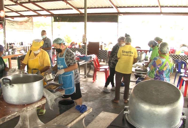 คนชัยนาทไม่ทิ้งกันทำข้าวกล่องให้ทีมแพทย์