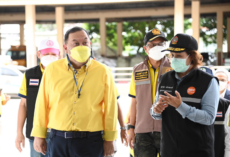 "จุติ"เยี่ยมจุดพักคอยย้ำดูแลคนไร้บ้าน