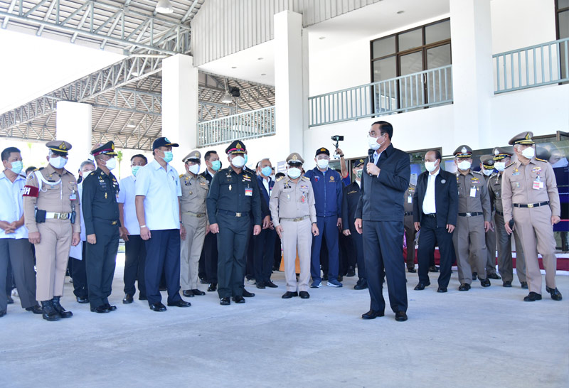 นายกฯตรวจจุดคัดกรองนักท่องเที่ยวเข้า-ออกภูเก็ต