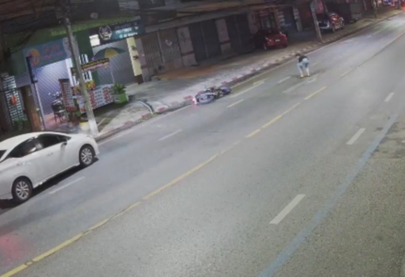 วัยรุ่นซิ่ง ยกล้อโชว์  -2