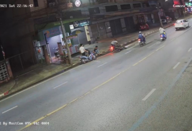 วัยรุ่นซิ่ง ยกล้อโชว์  3