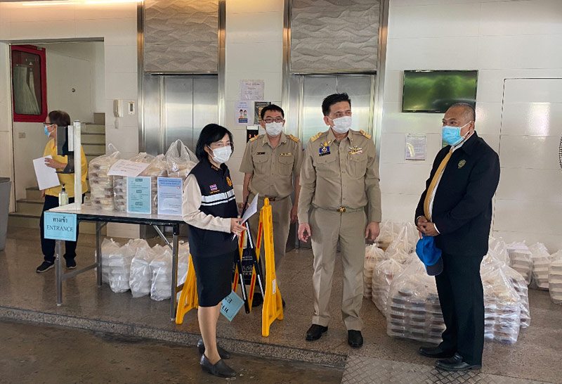 "สุชาติ"สั่งทำข้าวกล่องแจกแคมป์ก่อสร้าง