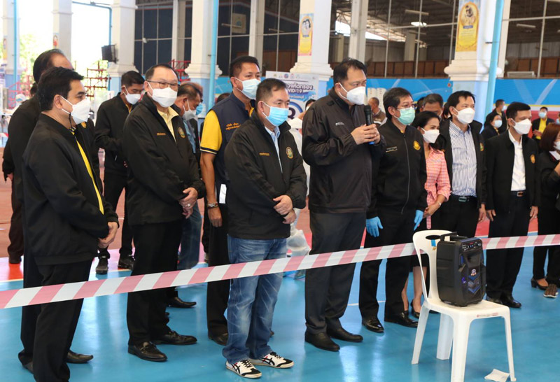 "สุชาติ"ให้กำลังใจจุดตรวจโควิดชลบุรี