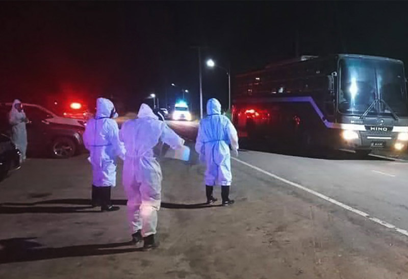 ทหารพาคนป่วยโควิด19รายกลับบ้านพิจิตรรักษาตัว