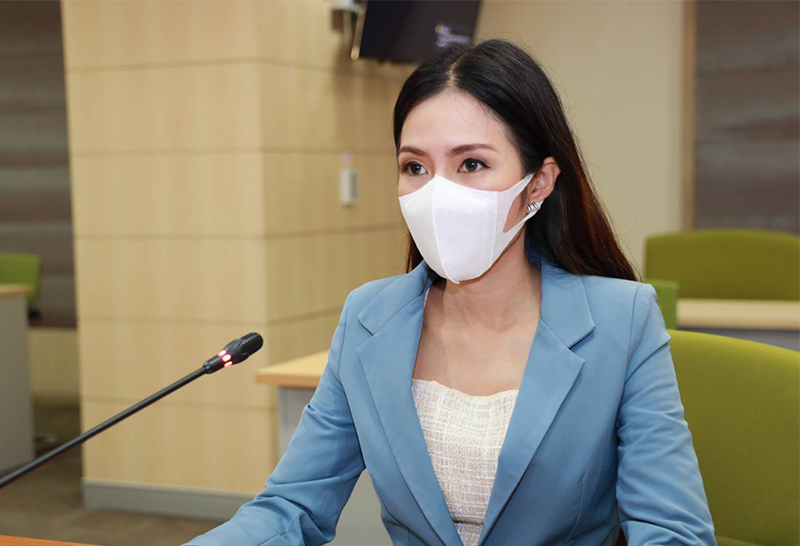 นพวรรณ หัวใจมั่น โฆษกกระทรวงดิจิทัลเพื่อเศรษฐกิจและสังคมฝ่ายการเมือง หรือ ดีอีเอส