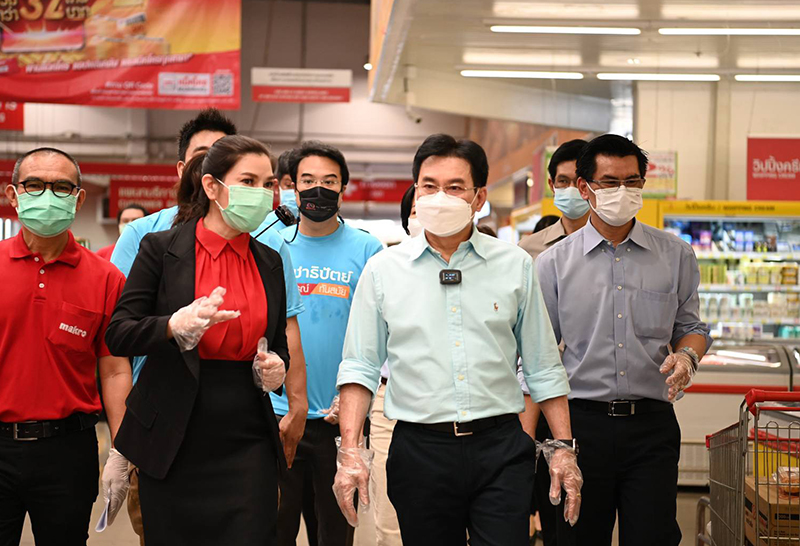 จุรินทร์ ลักษณวิศิษฏ์ รองนายกรัฐมนตรีและรัฐมนตรีว่าการกระทรวงพาณิชย์