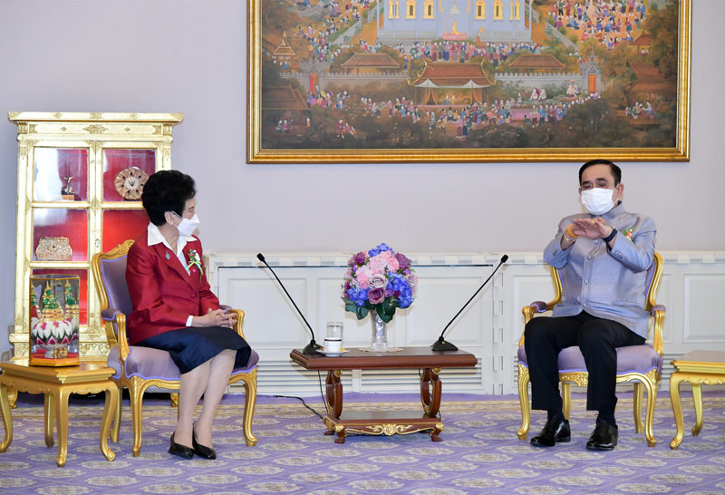 นายกฯร่วมประชาสัมพันธ์จำหน่ายดอกมะลิวันแม่