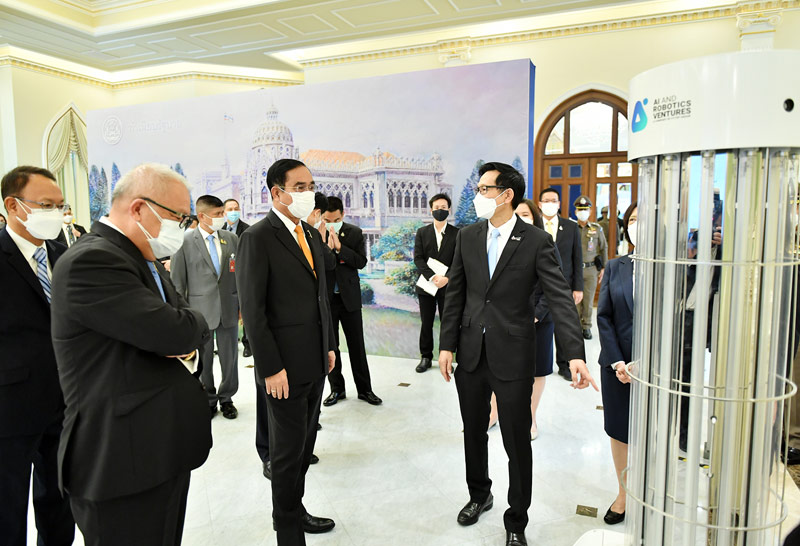 นายกฯปธ.เปิดจุดคัดกรองโควิด-รพ.สนามครบวงจรปตท.