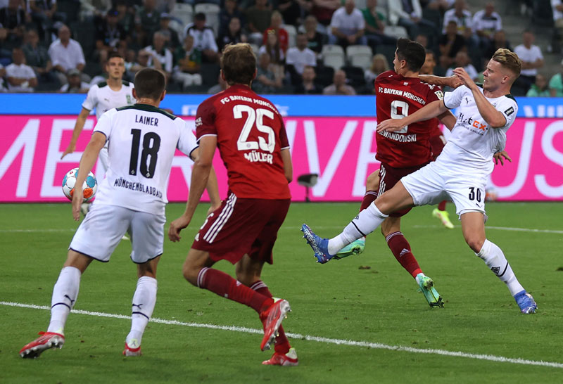 บาเยิร์น มิวนิค บุกมาเสมอ โบรุสเซีย มึนเชนกลัดบัค