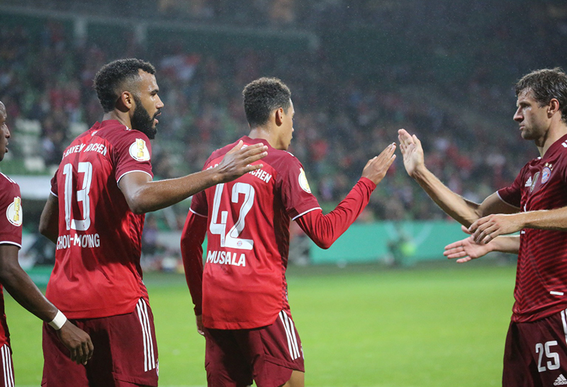 "บาเยิร์น มิวนิค" โหดจัดไล่ยำ เบรเมอร์ 12-0 ลิ่วเดเอฟเบ