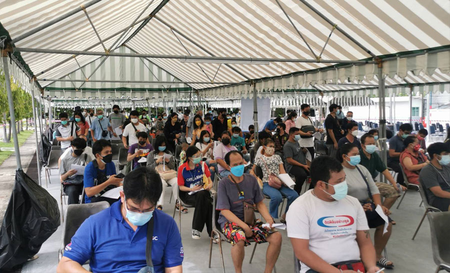 รพ.สนามสโมสรทบ.คัดกรองโควิด1000คิว