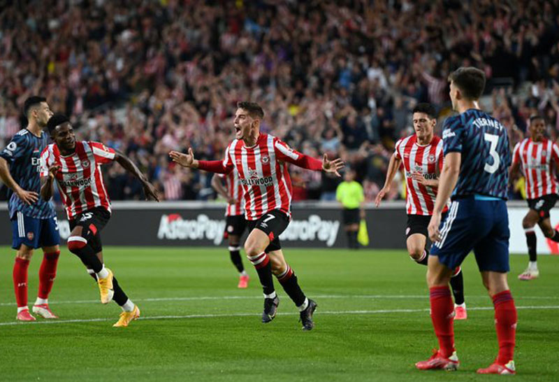 เบรนท์ฟอร์ด ทุบ อาร์เซนอล 2-0 พรีเมียร์ลีก