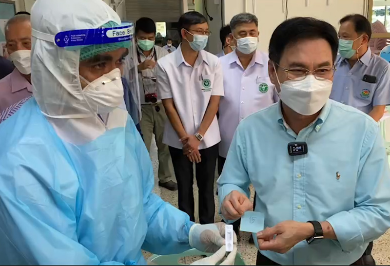 "จุรินทร์" นำคณะตรวจ ATK ก่อนปฏิบัติภารกิจพังงา