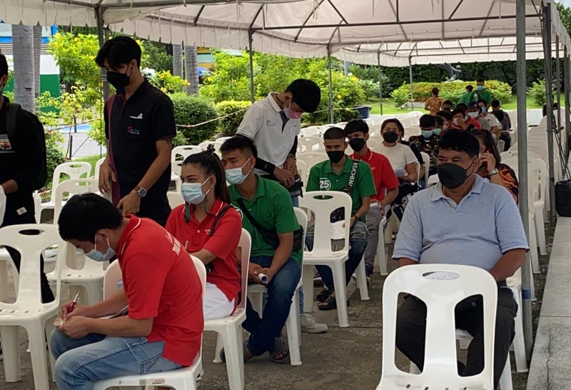 ฉีดวัคซีนซิโนแวคเข็มที่1แคมป์คนงาน