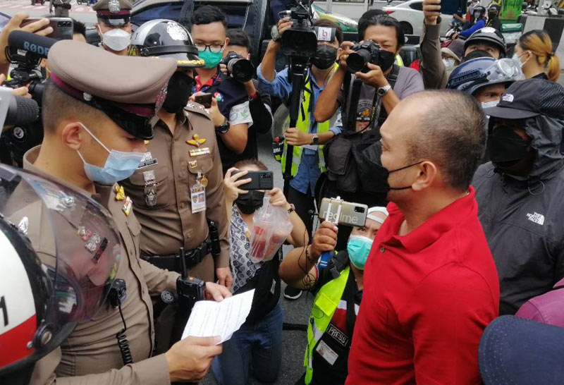 "ณัฐวุฒิ"นำม็อบไล่นายกฯเชื่อรบ.แตกคอ