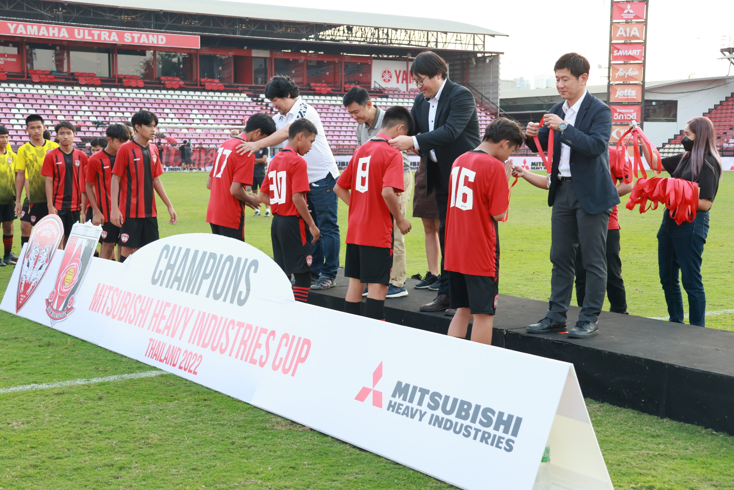 อูราวะ เร้ดส์ U14 ซิวแชมป์ Mitsubishi Heavy Industries Cup