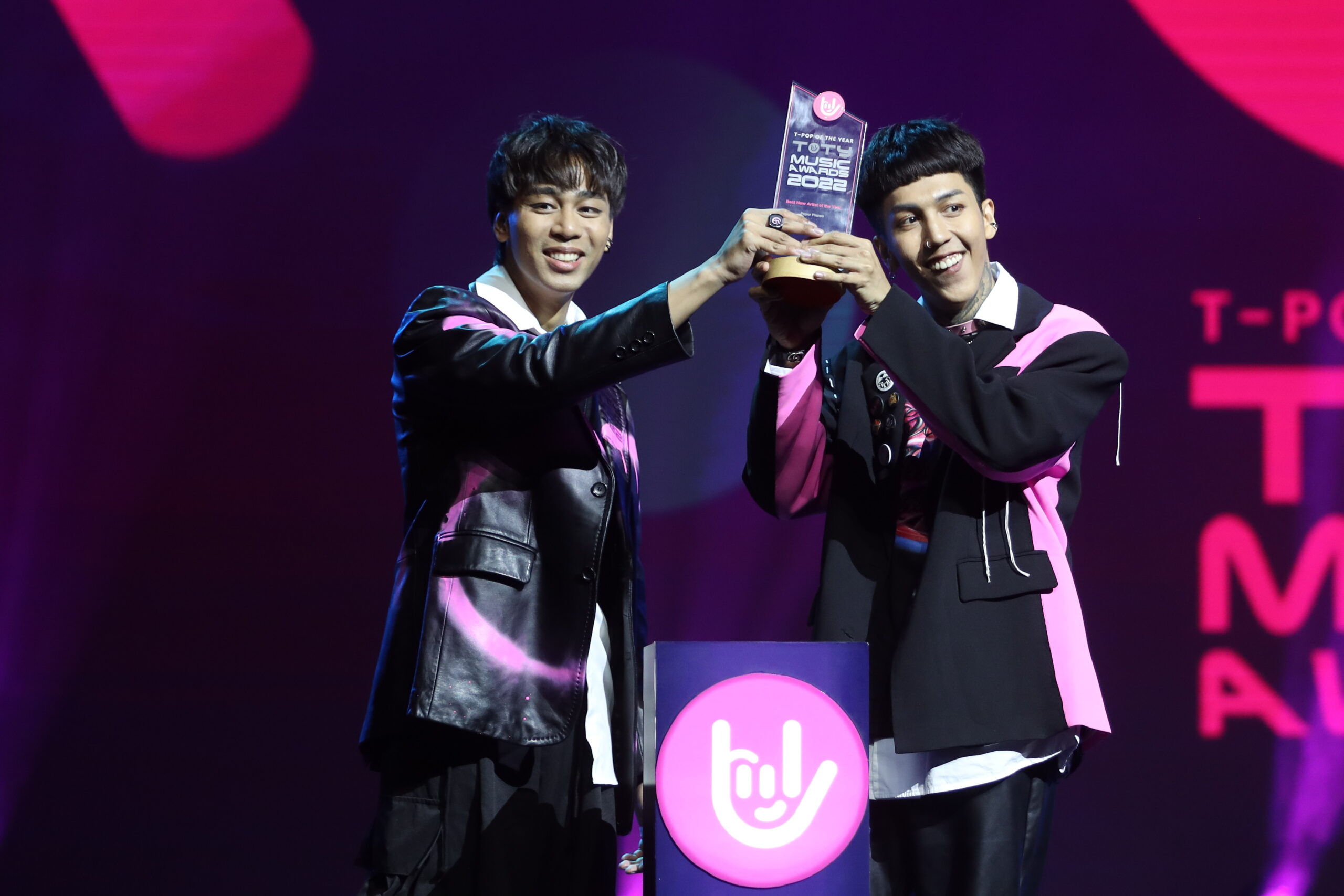 New Artist of the Year_Paper Planes