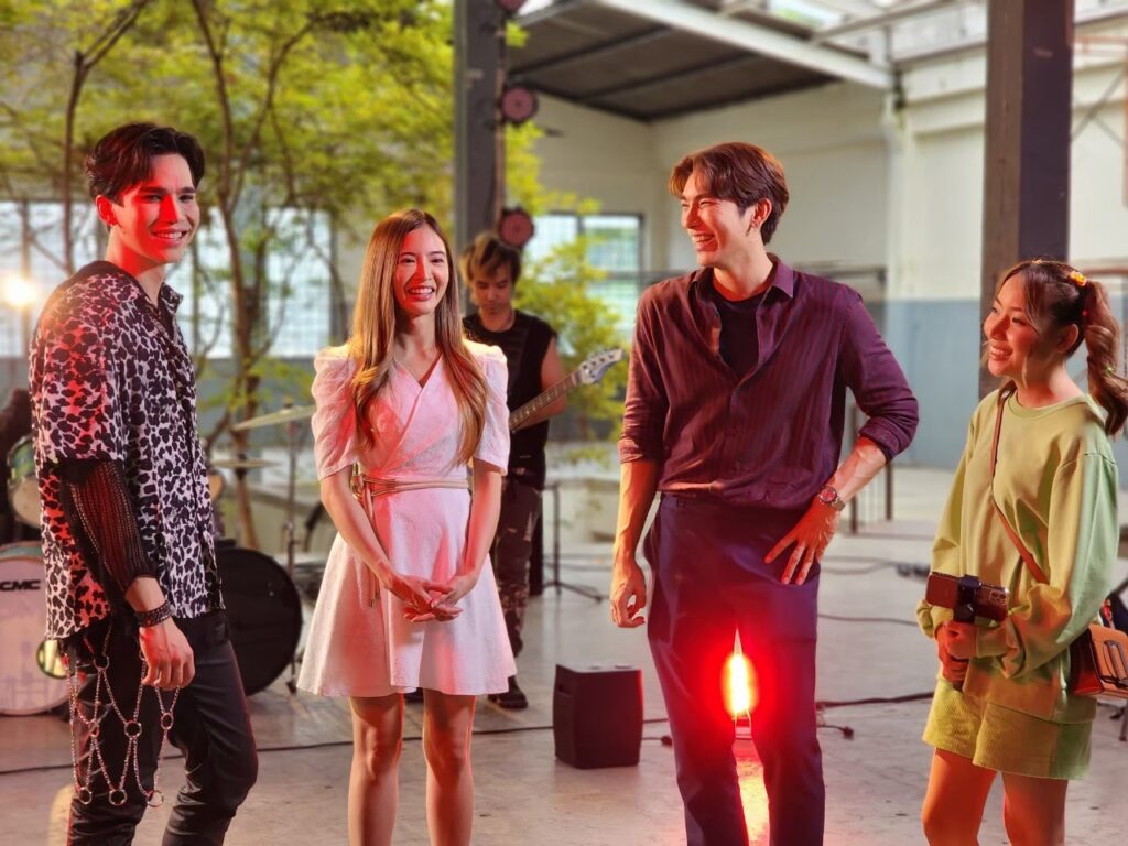 “Love Me Again อีกครั้งฉันรักเธอ!!”