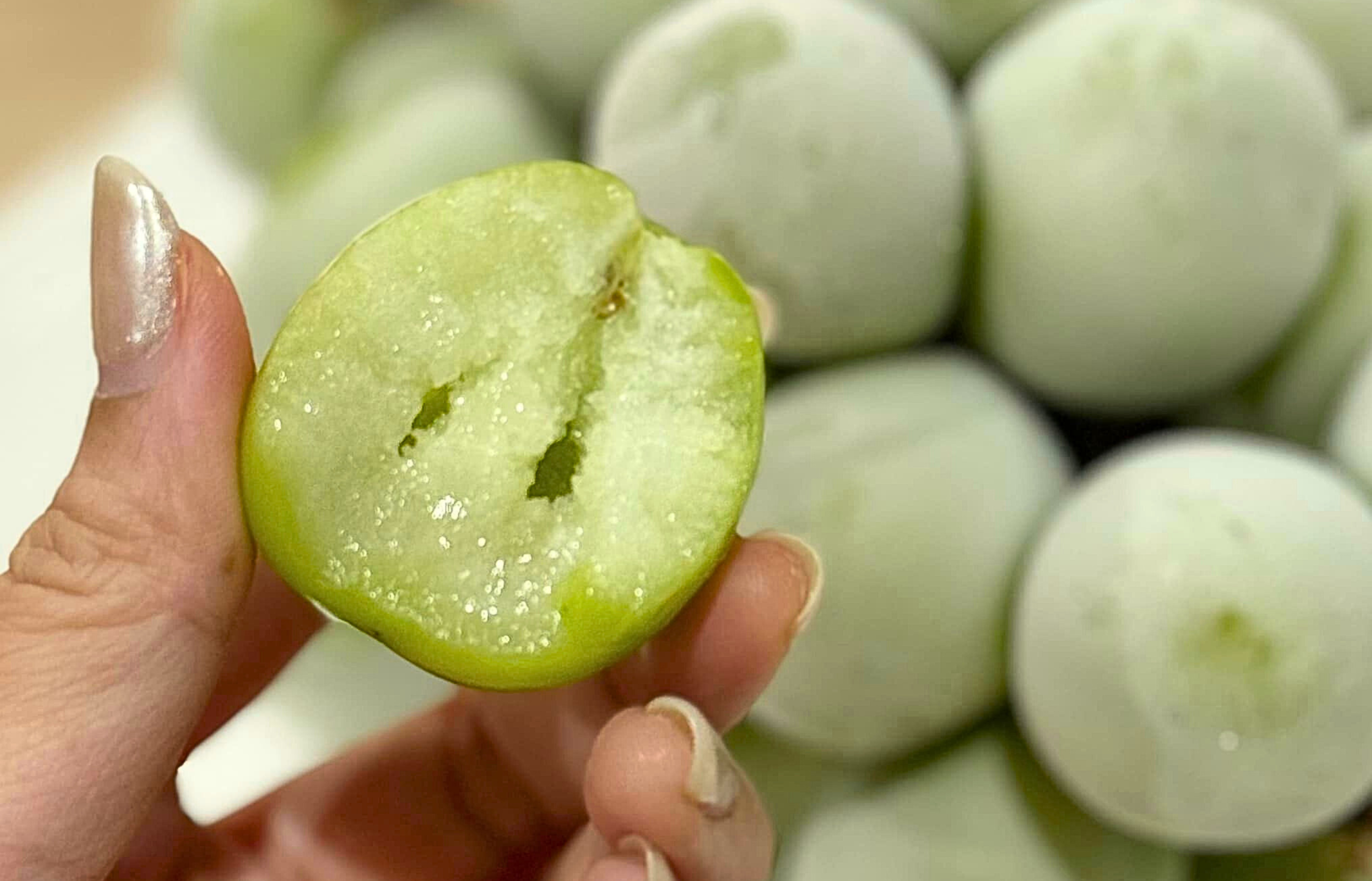 องุ่นไซน์มัสแคทแช่แข็ง (1)