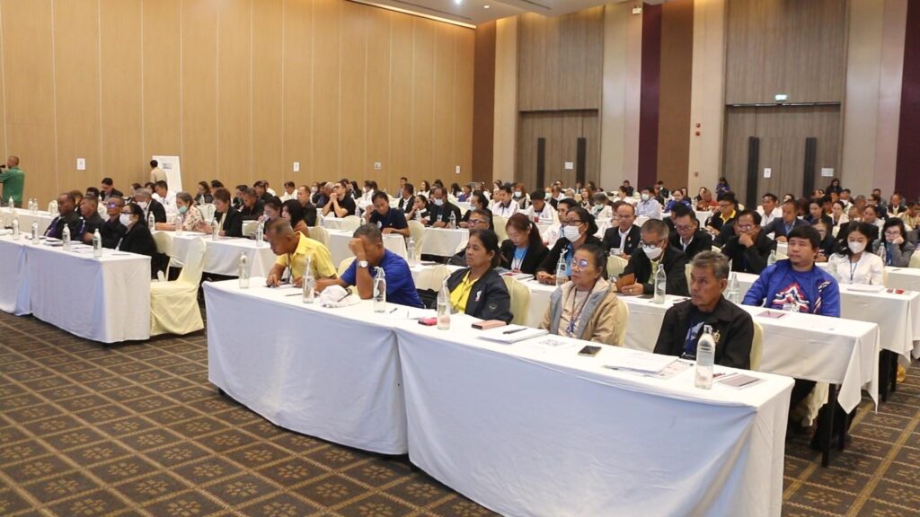 กกต.ติวเข้ม 52 สาขาพรรคทั่วอีสาน อย่าทำผิดกฏหมาย