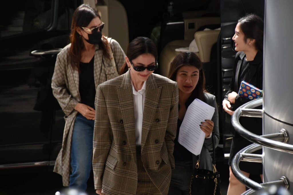 ใหม่ ดาวิกา ขึ้นศาล ฟ้องคนหมิ่นประมาท